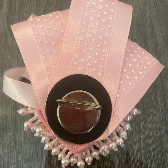 Pink pin - Picture 2 of 2